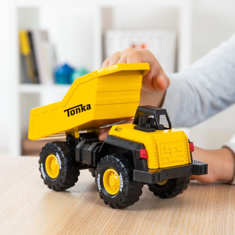 Tonka Classic Dump Truck - US 3077